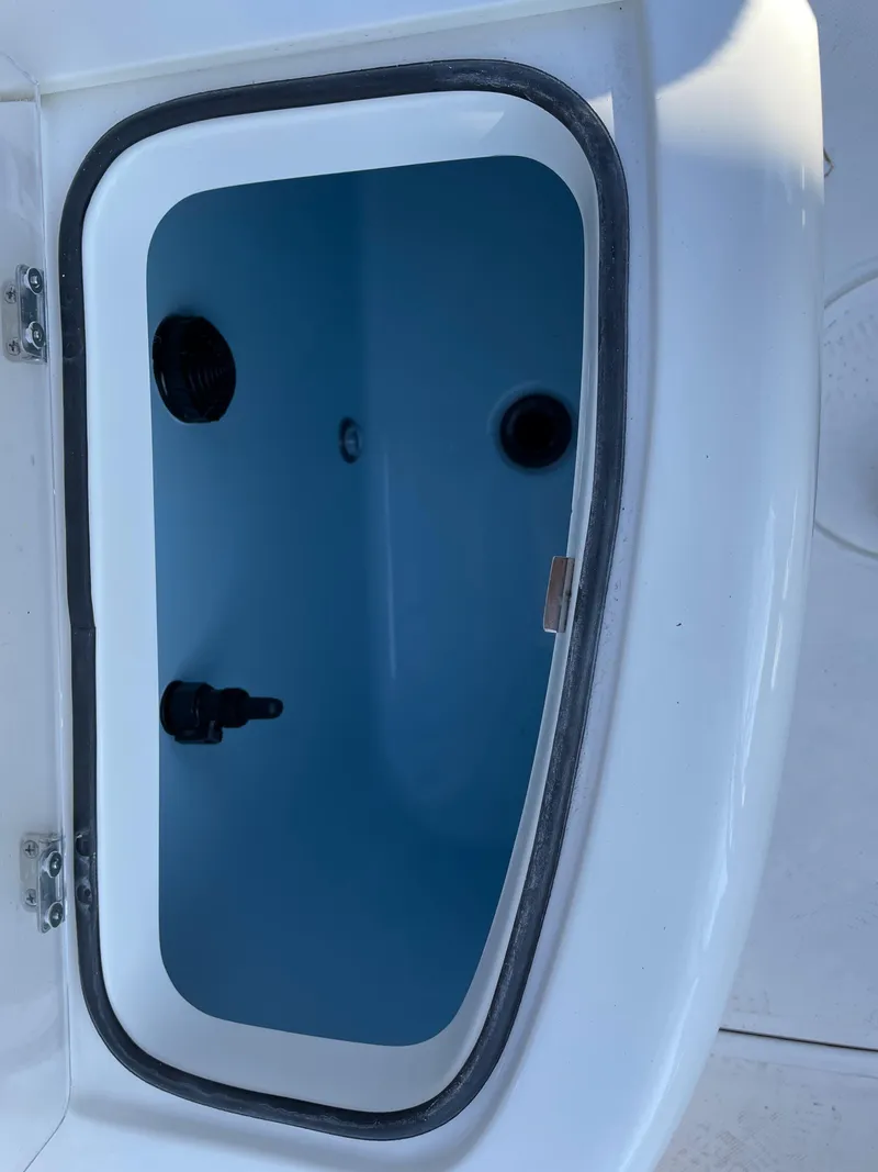 Slide: The Image of Pioneer 222 Sportfish 2023 - 13