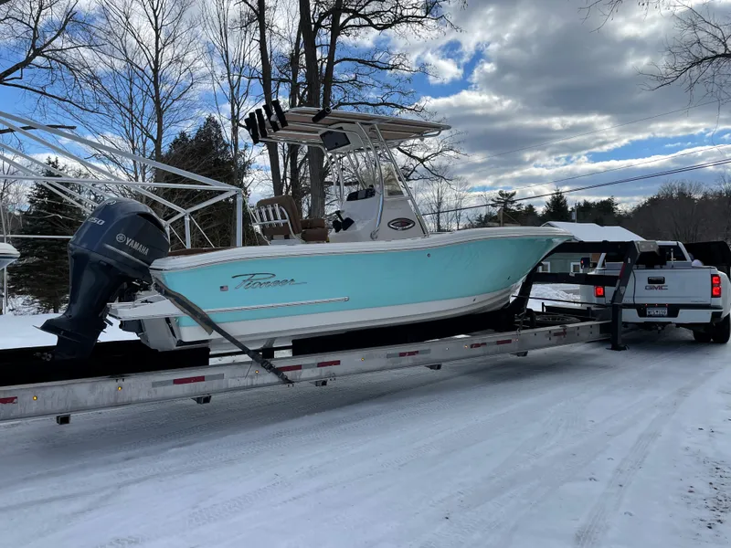 Slide: The Image of Pioneer 222 Sportfish 2023 - 5