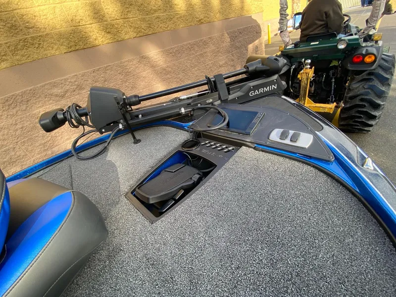 Slide: The Image of 2025 Nitro Z18 Pro boat with Garmin trolling motor and blue accents. - 3