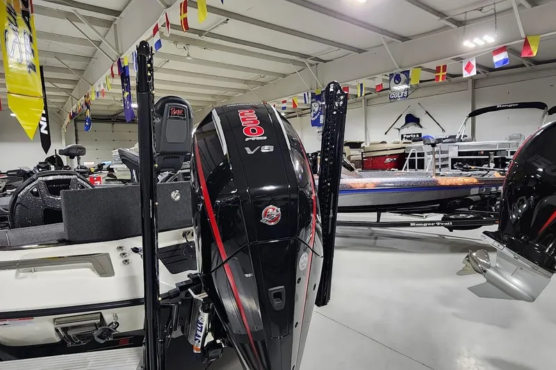 Slide: The Image of 2025 Ranger Z520R Cup-Equipped boat with powerful V8 engine in showroom. - 4