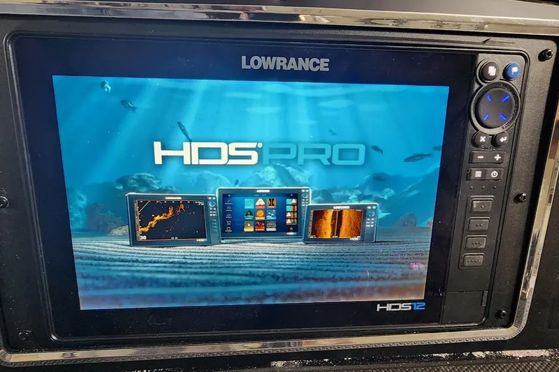 Slide: The Image of Lowrance HDS Pro fishfinder display on Ranger Z520R Cup-Equipped, 2025 model. - 9