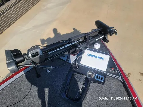 Slide: The Image of 2025 Ranger Z520R Cup-Equipped boat with Lowrance electronics on deck. - 12