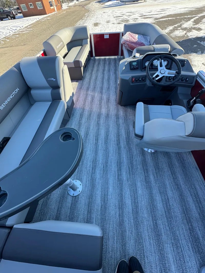 Slide: The Image of Bennington 20SL 2025 - 8