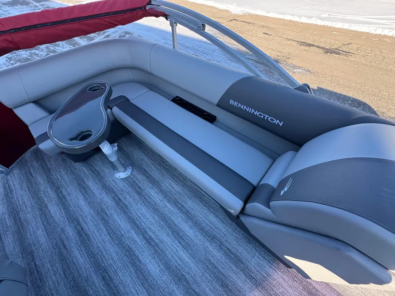 Slide: The Image of Bennington 20SL 2025 - 9