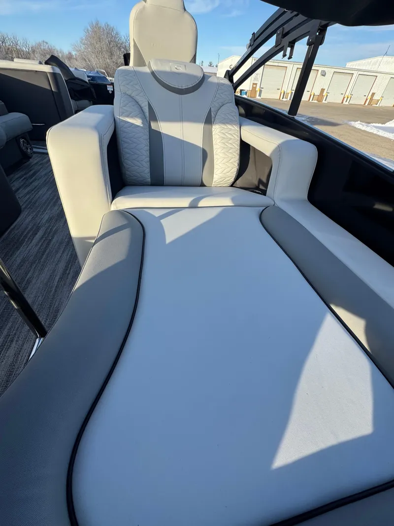 Slide: The Image of Monaco 235 RL 2025 - 15