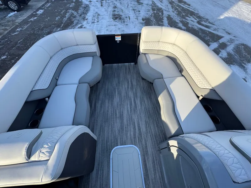 Slide: The Image of Monaco 235 RL 2025 - 21