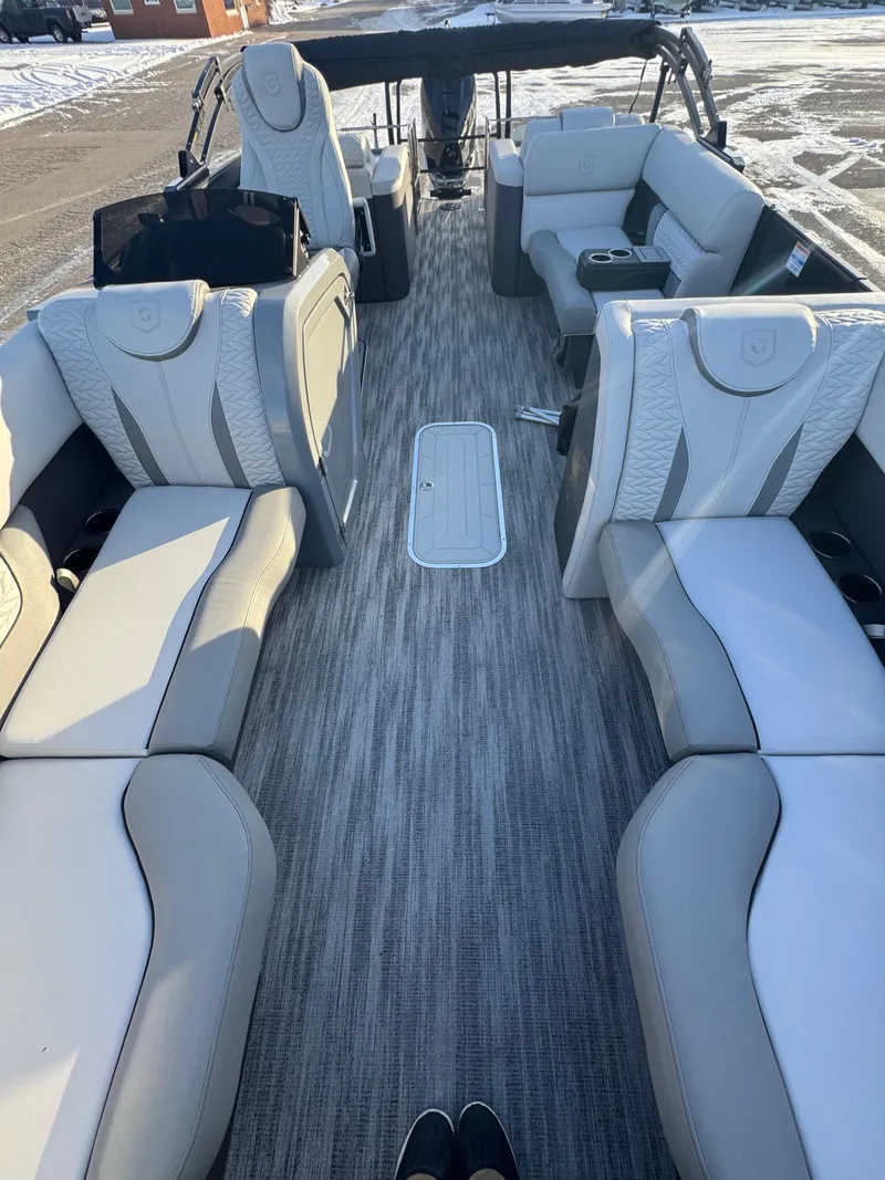 Slide: The Image of Monaco 235 RL 2025 - 4