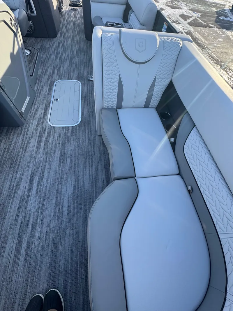 Slide: The Image of Monaco 235 RL 2025 - 7