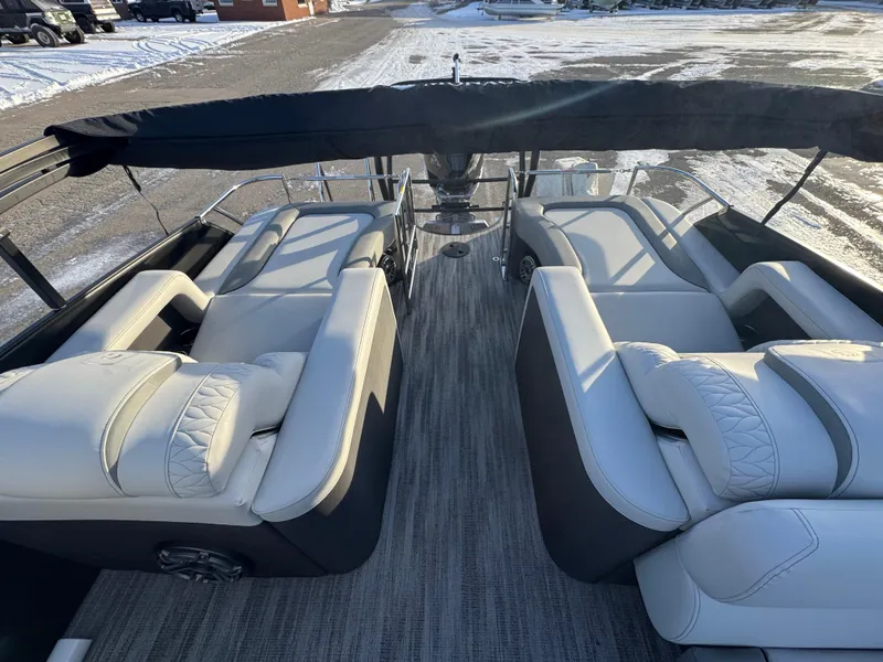 Slide: The Image of Monaco 235 RL 2025 - 9