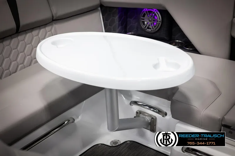 Slide: The Image of Four Winns H2 2025 - 51