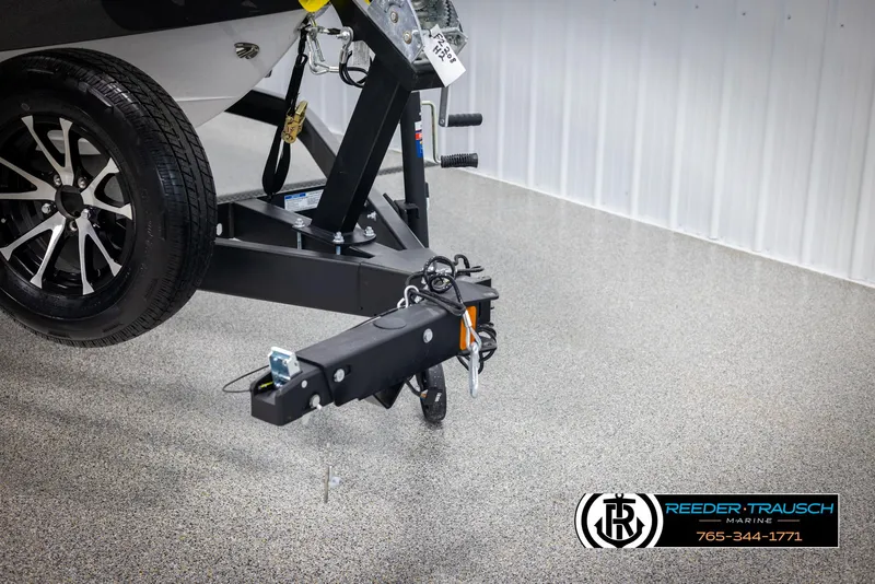 Slide: The Image of Four Winns H2 2025 - 71