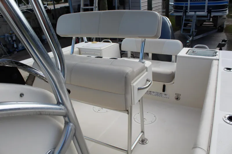 Slide: The Image of 2008 Pursuit C230 - 17