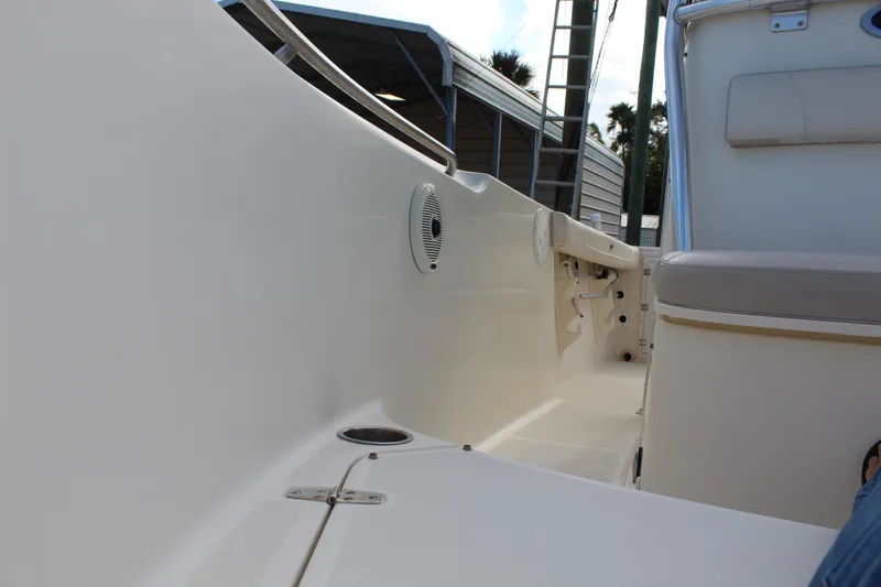 Slide: The Image of 2008 Pursuit C230 - 20