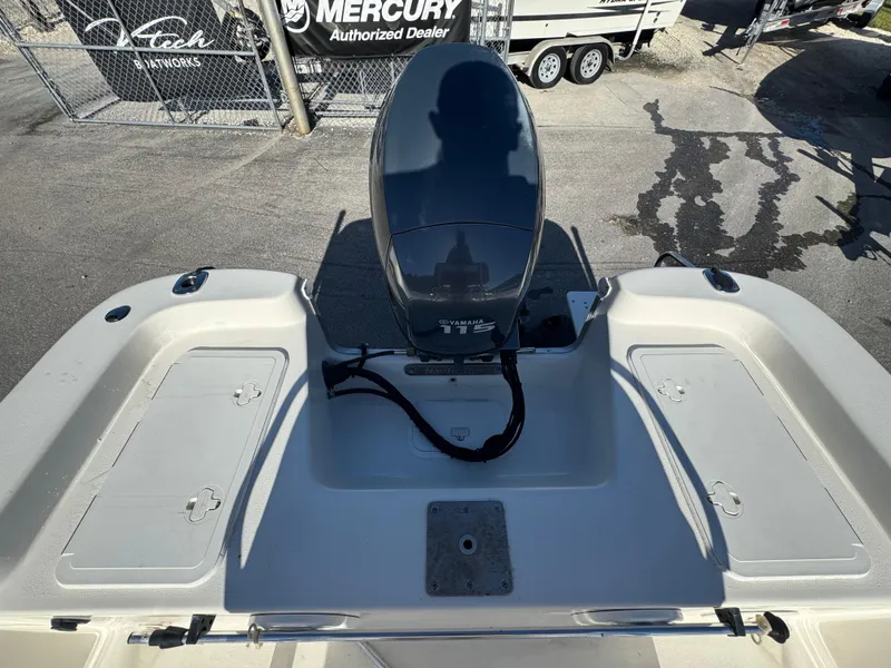 Slide: The Image of 2006 NauticStar 1800 Nautic Bay boat with Mercury engine, viewed from the rear deck. - 7
