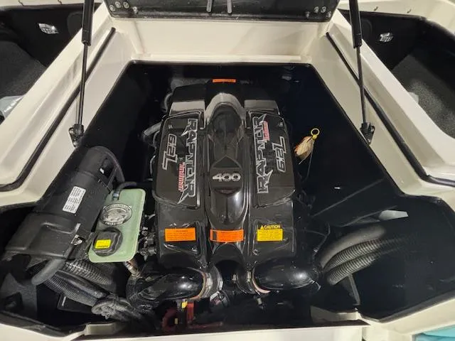 Slide: The Image of 2020 Tigé 20RZX boat engine, Raptor 400, detailed view. - 39