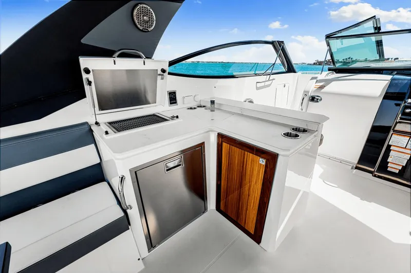 Slide: The Image of Cruisers Yachts 38 GLS Outboard 2024 - 22