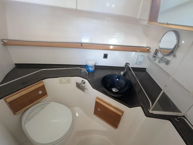 Slide: The Image of Cutwater C-32 CB 2022 - 53