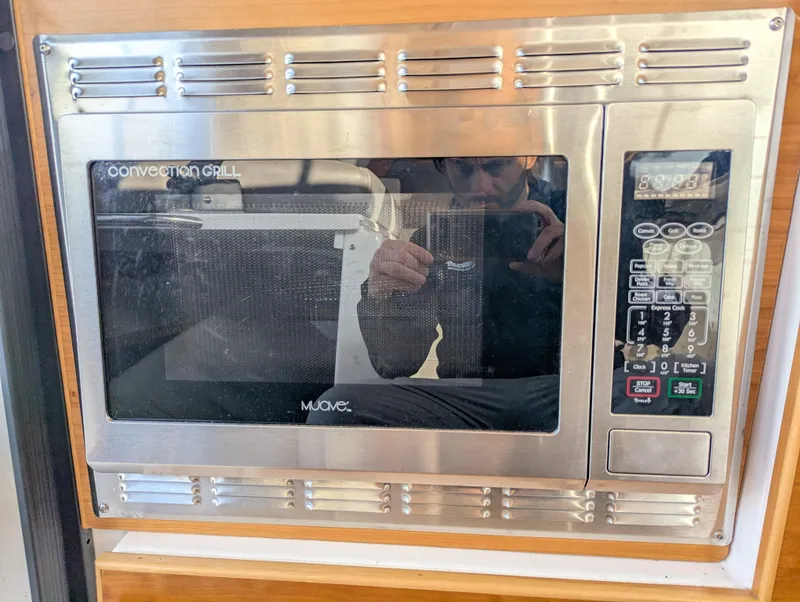 Slide: The Image of Cutwater C-32 CB 2022 - 55