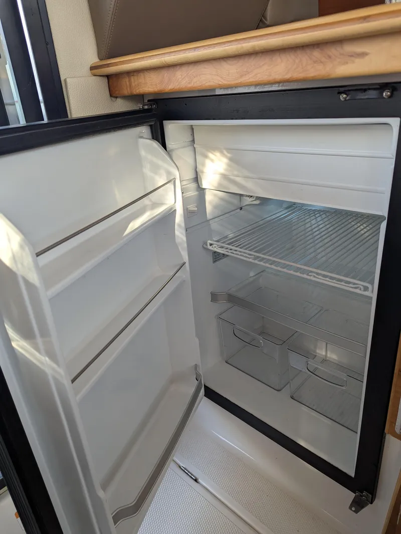 Slide: The Image of Cutwater C-32 CB 2022 - 56