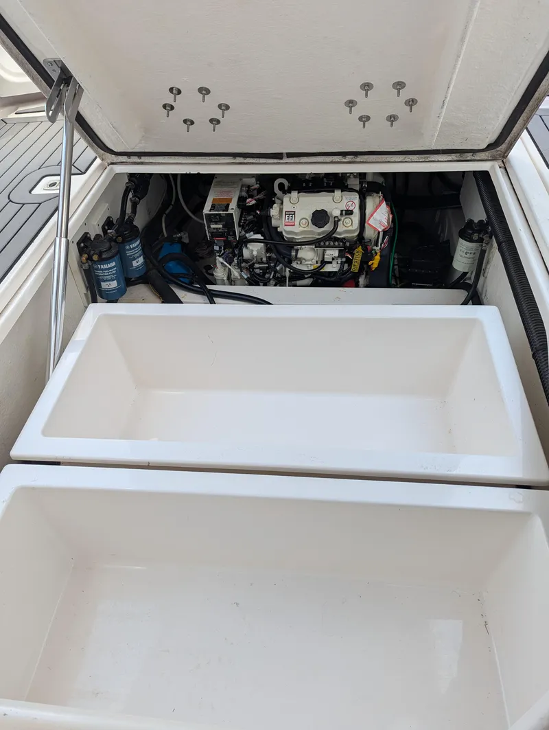 Slide: The Image of Cutwater C-32 CB 2022 - 57