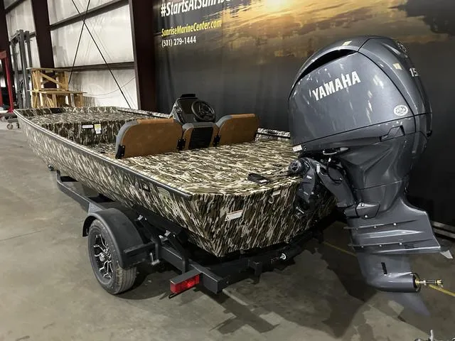 Slide: The Image of Avid 20SC Rogue W/Yamaha 150 2025 - 4