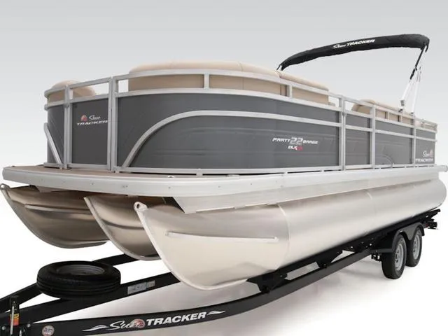 Slide: The Image of 2024 Sun Tracker PARTY BARGE® 22 RF XP3 pontoon boat on trailer. - 4