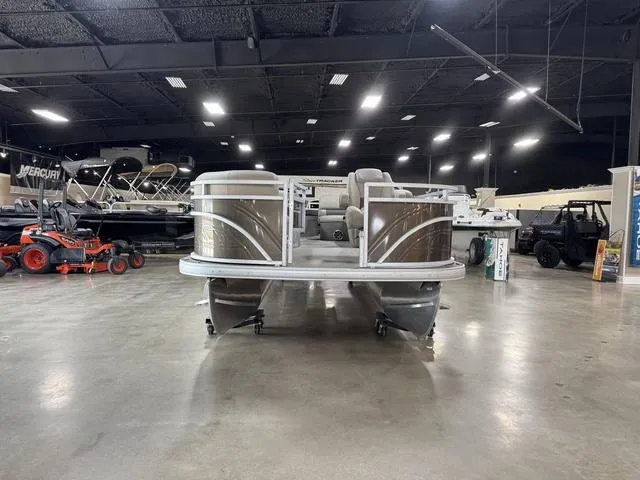 Slide: The Image of Sun Tracker Sportfish™ 20 DLX 2024 - 3