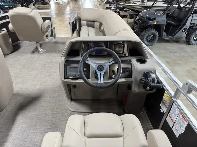 Slide: The Image of Sun Tracker Sportfish™ 20 DLX 2024 - 7