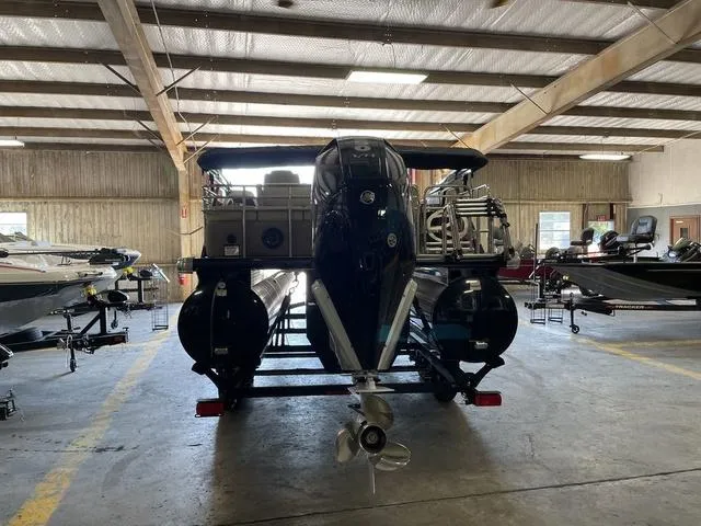 Slide: The Image of Regency 230 LE3 Sport 2024 - 5