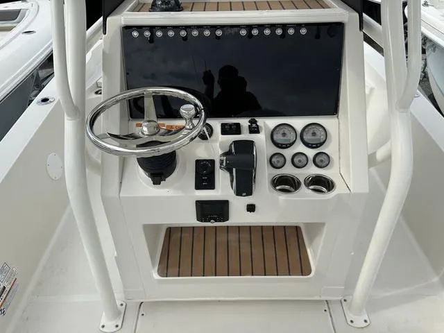 Slide: The Image of Ranger 2510 Bay 2024 - 4