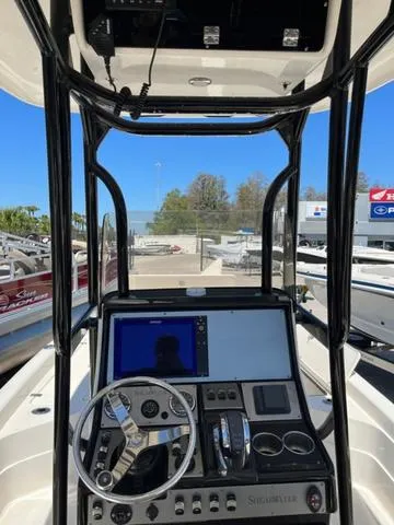 Slide: The Image of Shearwater 25LTD 2019 - 8