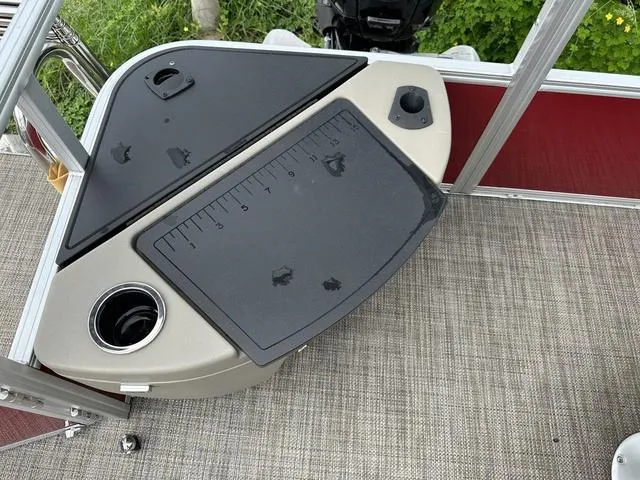 Slide: The Image of Ranger 200F 2024 - 16