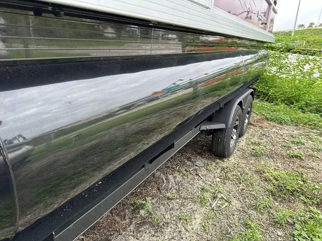 Slide: The Image of Ranger 200F 2024 - 2