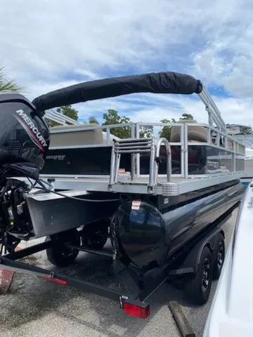 Slide: The Image of Ranger 200C 2024 - 3