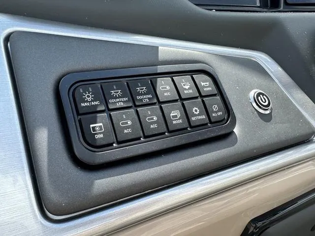 Slide: The Image of Ranger 243C 2024 - 5