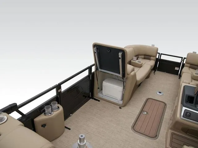 Slide: The Image of Regency 230 LE3 2024 - 13