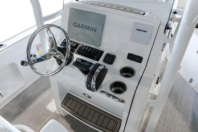 Slide: The Image of Stingray 216CC 2025 - 10