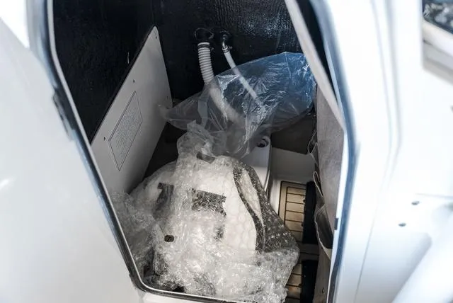 Slide: The Image of Stingray 216CC 2025 - 12