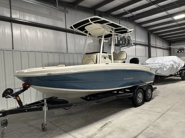 Slide: The Image of Stingray 206 CC 2023 - 3