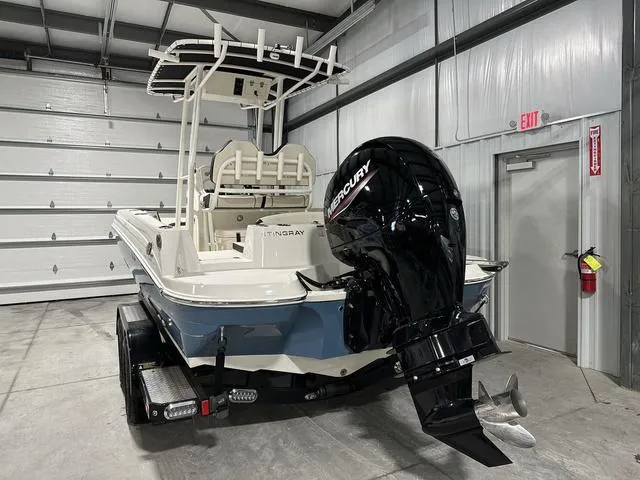 Slide: The Image of Stingray 206 CC 2023 - 5