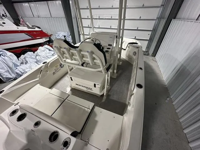 Slide: The Image of Stingray 206 CC 2023 - 8