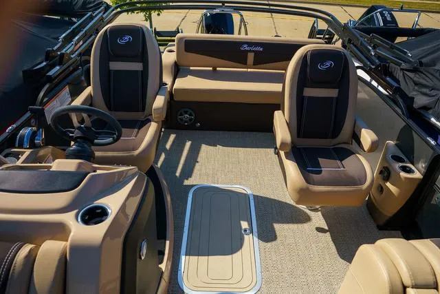 Slide: The Image of Barletta Cabrio C22UC 2025 - 11