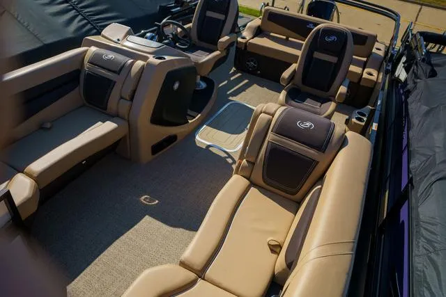 Slide: The Image of Barletta Cabrio C22UC 2025 - 6