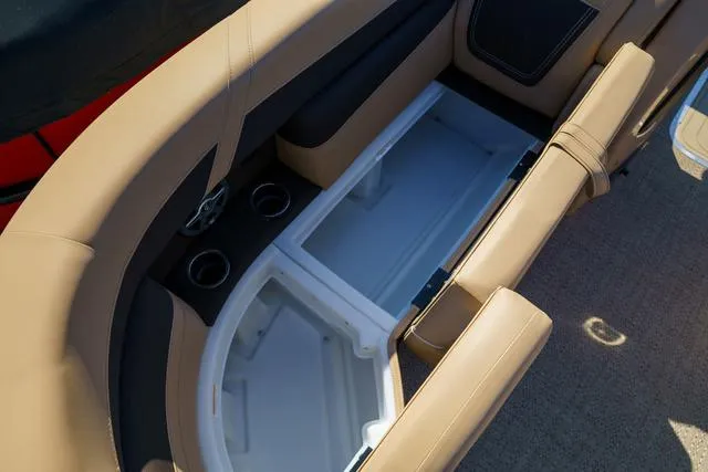 Slide: The Image of Barletta Cabrio C22UC 2025 - 8