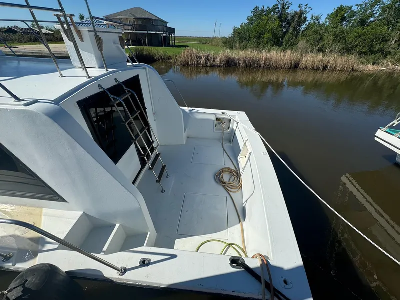 Slide: The Image of Blue Water Motor Yacht 1982 - 1