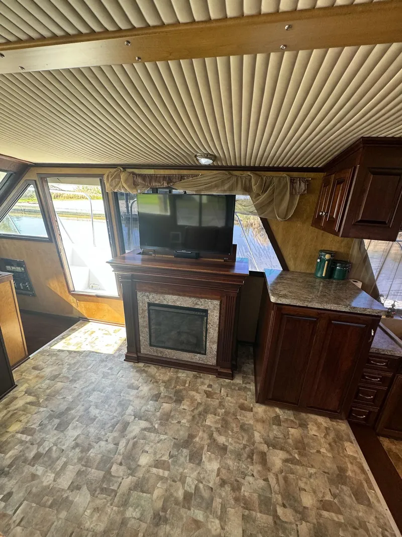 Slide: The Image of Blue Water Motor Yacht 1982 - 12