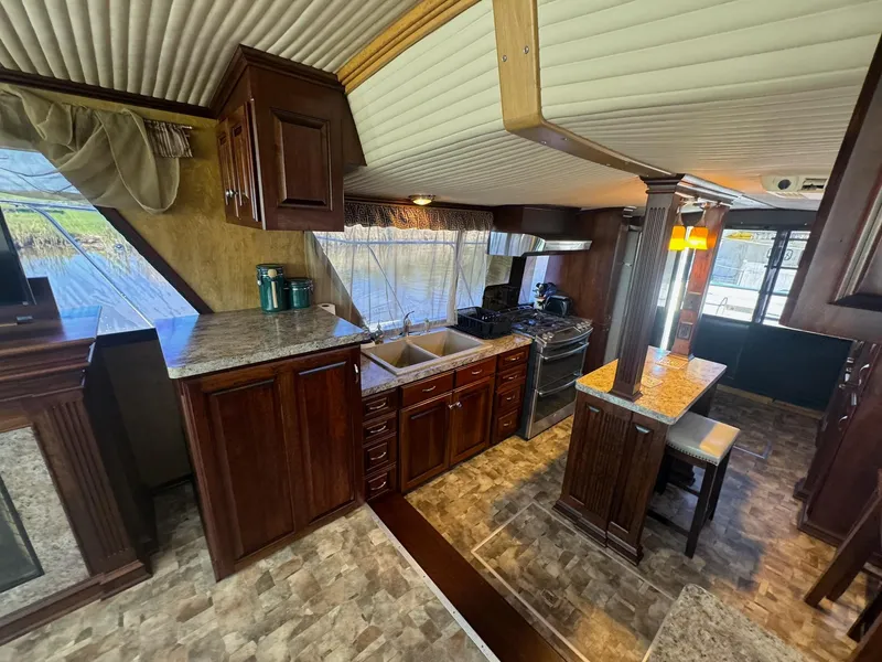 Slide: The Image of Blue Water Motor Yacht 1982 - 15