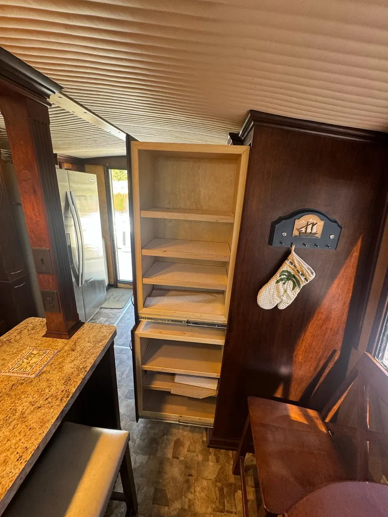 Slide: The Image of Blue Water Motor Yacht 1982 - 18