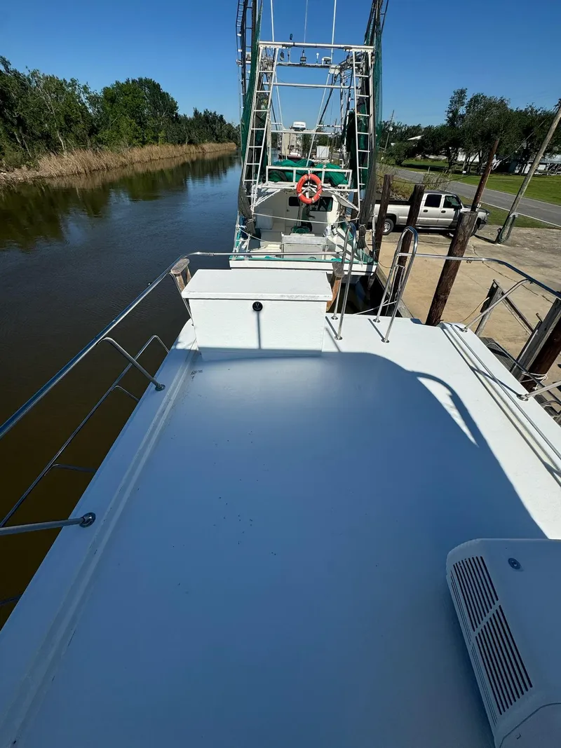 Slide: The Image of Blue Water Motor Yacht 1982 - 3