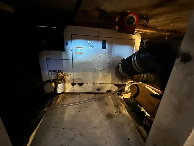 Slide: The Image of Blue Water Motor Yacht 1982 - 37